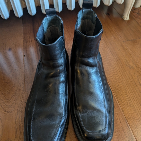 Dockers Black Men’s Leather Chelsea Boots - Picture 2 of 7